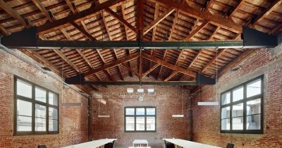 Office in a renovated industrial building in Terrassa
