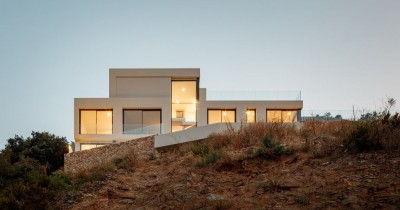 Modern house facing the Mediterranean sea